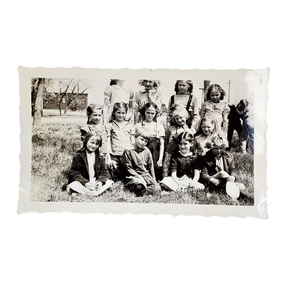 Vtg Children Class Photo Monochrome Photography Found Snapshot Landscape - Picture 1 of 4